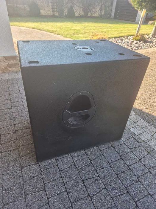 Subbas aktywny RCF ART 705-AS