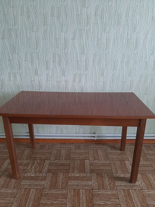 Журнальний столик в гарному стані