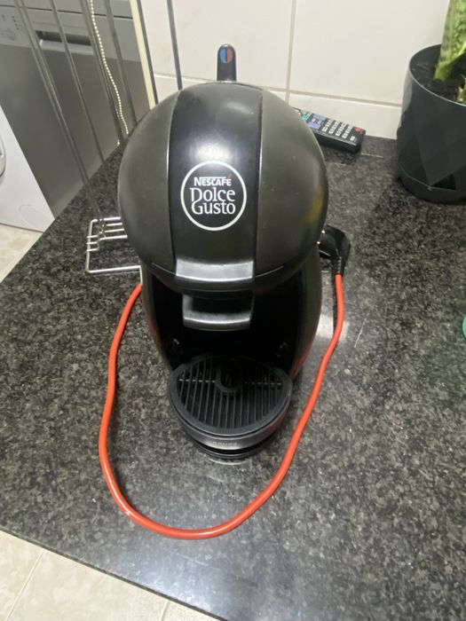 Máquina café dolce Gusto com suporte para capsulas