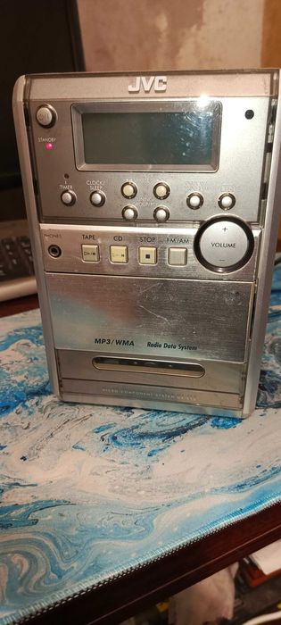 Продам музыкальный цент JVC CA-UXS 1