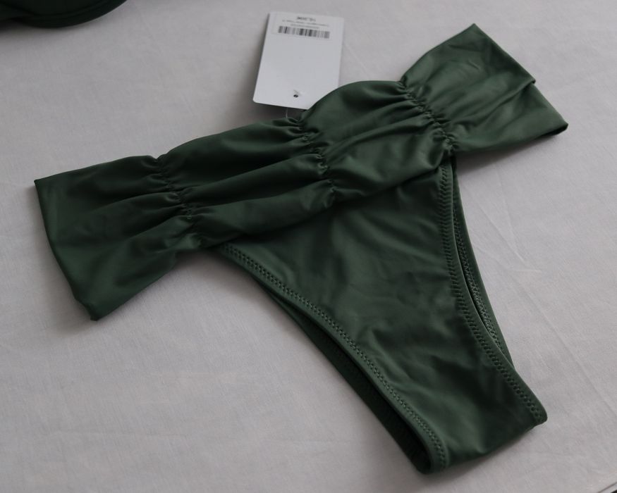 Biquini verde tropa