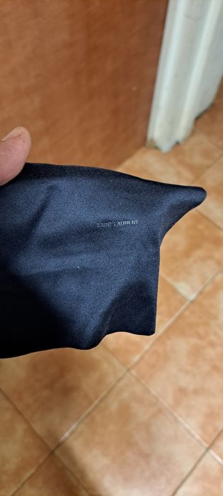 Estojo para óculos Saint laurent.