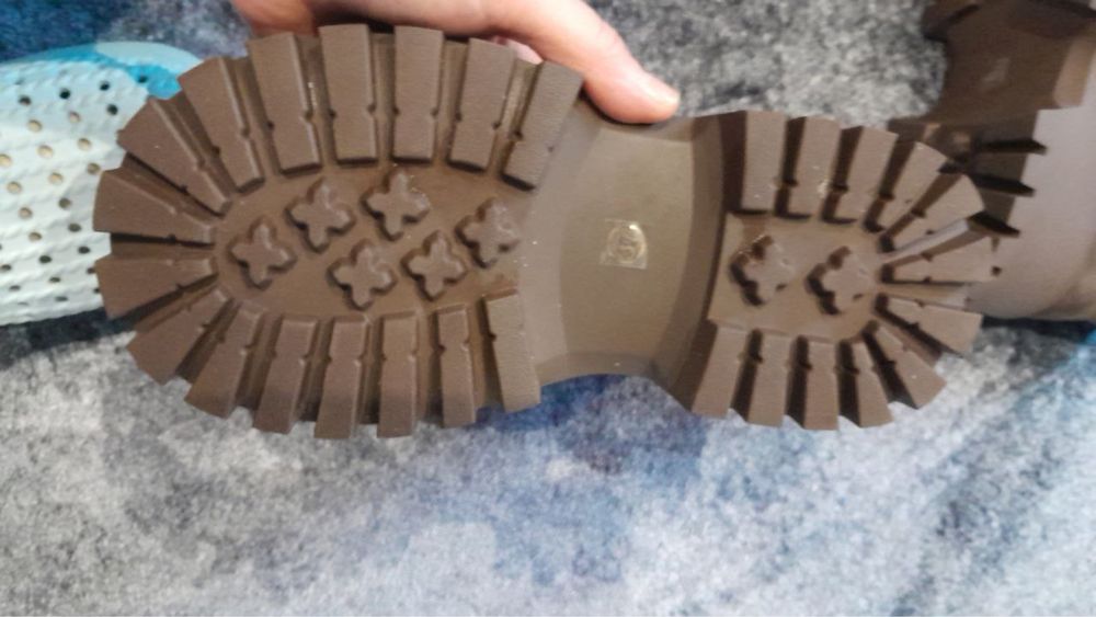 Жіночі черевики, замш, 37 й розмір.