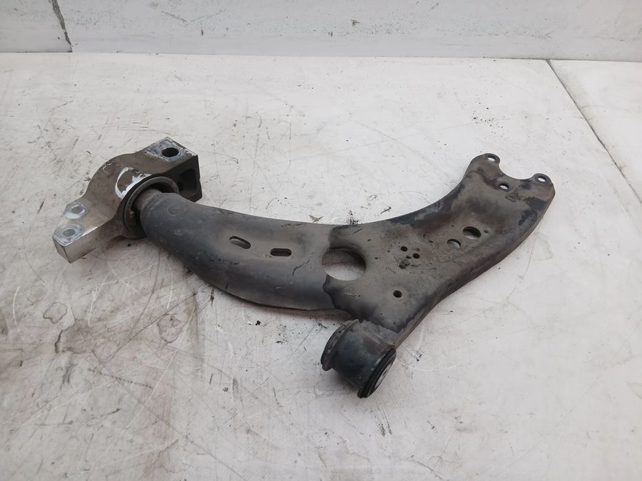 Braço de suspensão frente esquerdo VOLKSWAGEN Passat Variant (365)