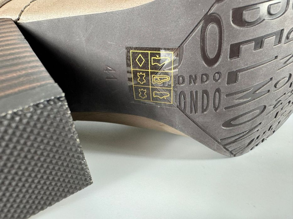 Nowe botki wiązane na obcasa BELMONDO  41