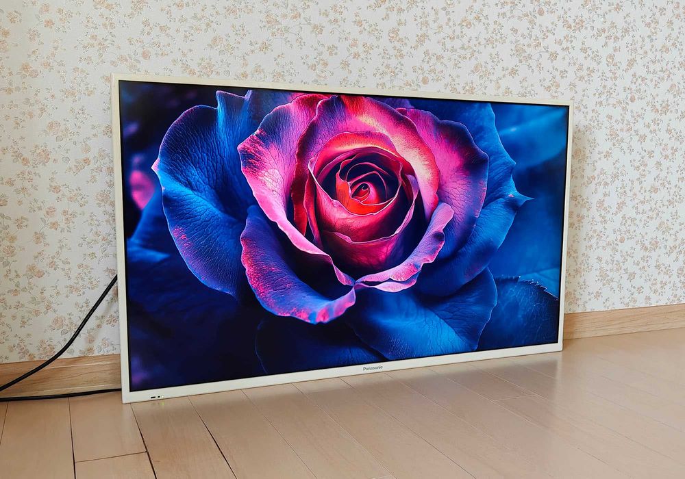 Телевізор Panasonic 39" LED IPS Full HD / DVB-T2 / HDMI / Wi-Fi / LAN