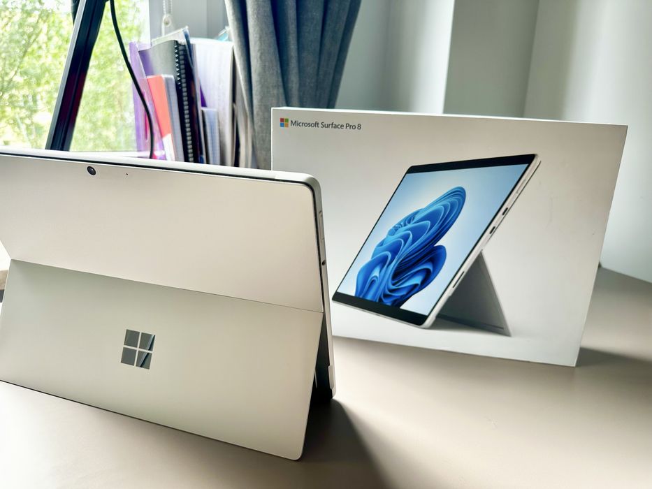 Microsoft Surface Pro 8 | i7 | 16GB RAM | 256GB SSD + Klawiatura i Rysik