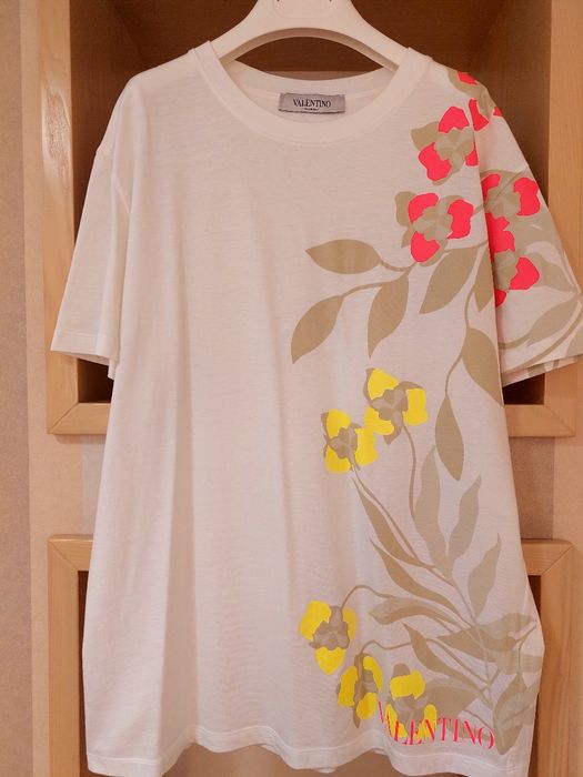 Футболки Valentino, Givenchy, Off-White, Pangaia