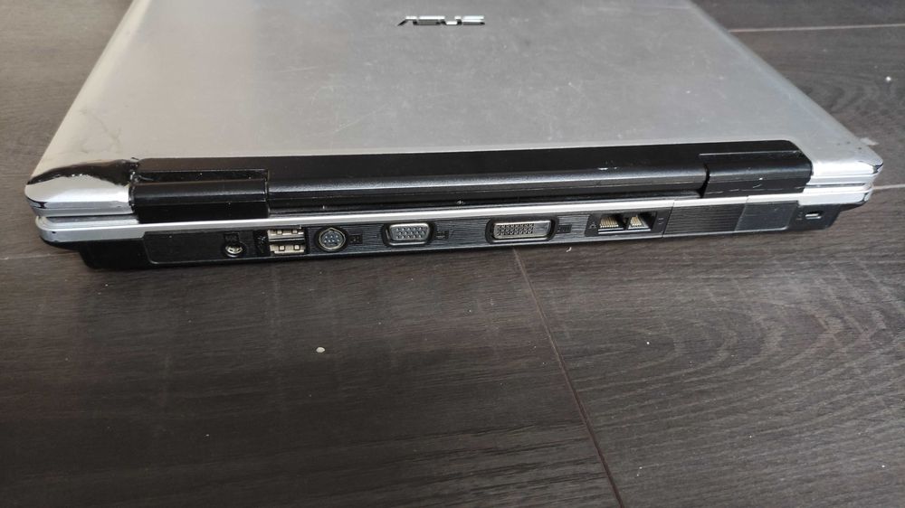 Б.у. ноутбук "печатная машинка" Asus A8SR 14"