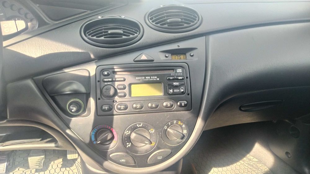 Ford Focus 1.4i 16v Ambiente