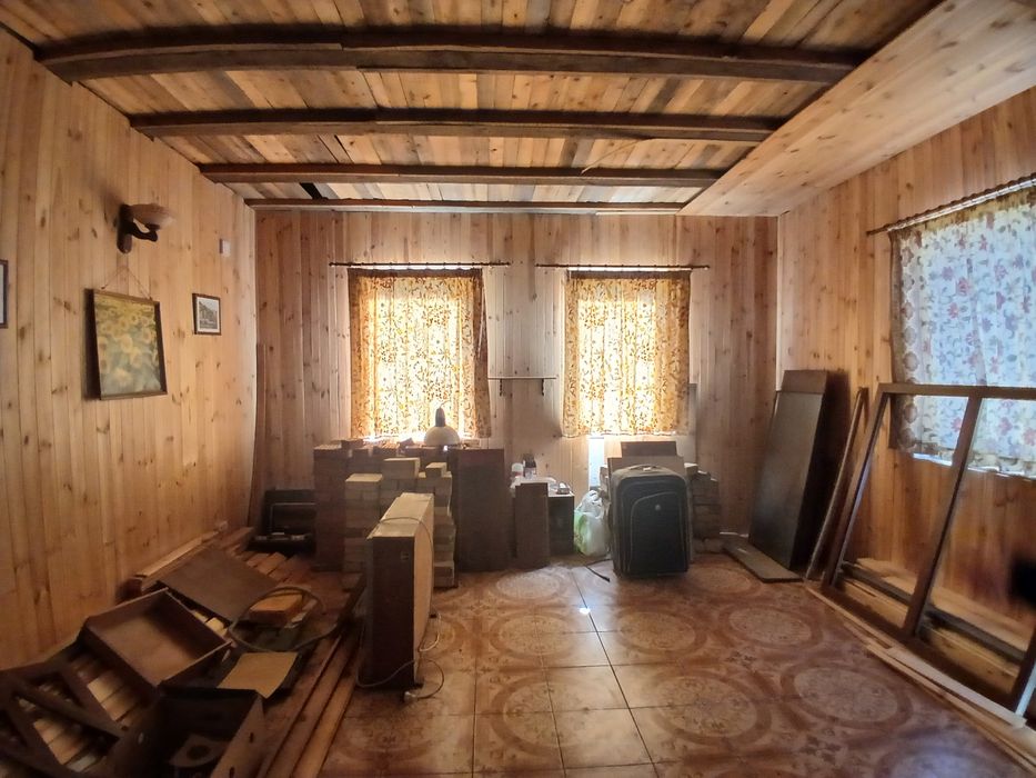 Будинок біля лісу.  Сертифікат, постанови