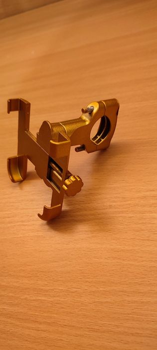 Крепление для телефона на руль .