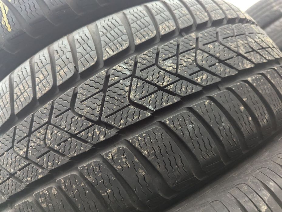 215/50R18 Pirelli Sottozero 3