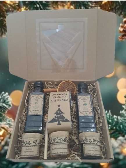 Zestaw box prezent "choinka, herbata", soki, konfitury, miód, czerpak