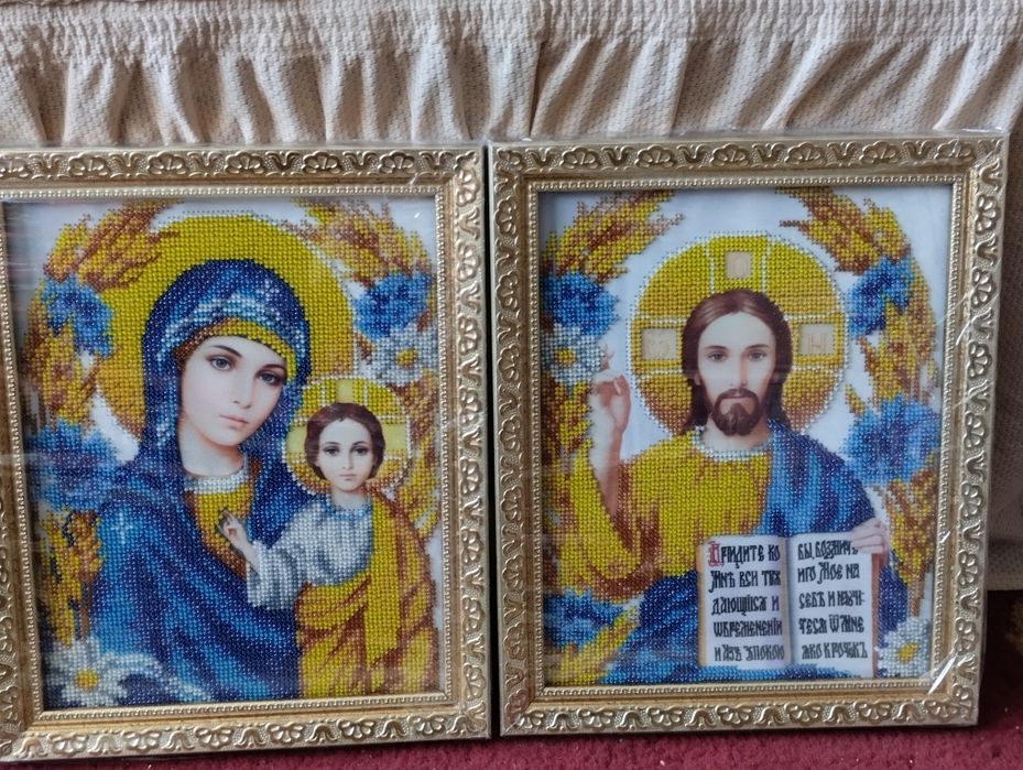 Продам ікони вишиті бісером