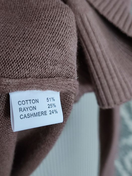 Кашеміровий теплий жіночий світерок горло виворот/стойка