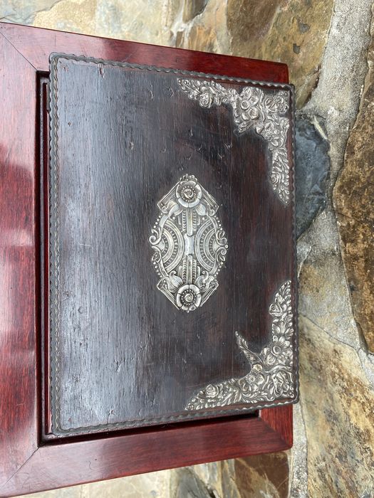 Caixa Guarda jóias Pau-Santo Prata Portuguesa Javali 25 cm Chave