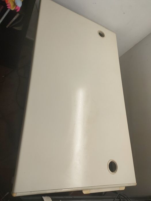 Vendo secretária latão