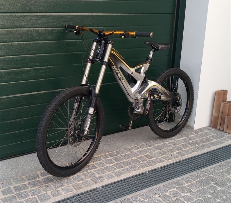 Bicicleta GT fury downhill