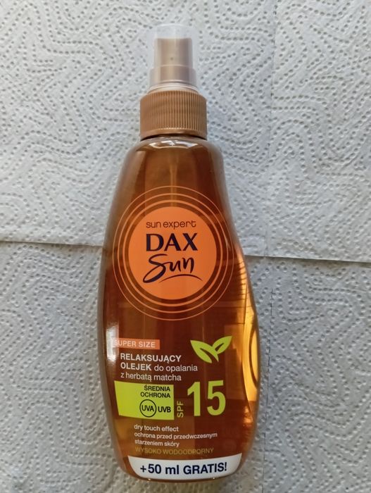 Dax Sun relaksujący olejek do opalania z herbatą matcha spf 15 200 ml.