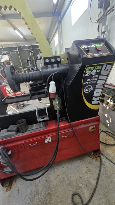 Maquina de desempenar jantes e rectificar discos de travões ATEK KONIG 24" (Nova)