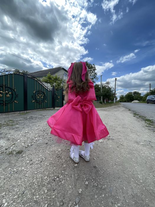 Святкова сукня 110-116 розмір одіта 1 раз