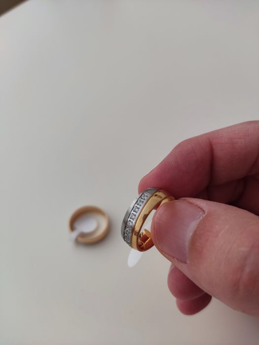 Aliança Prateada com banda dourada em aço de 6mm inoxidável - Novo