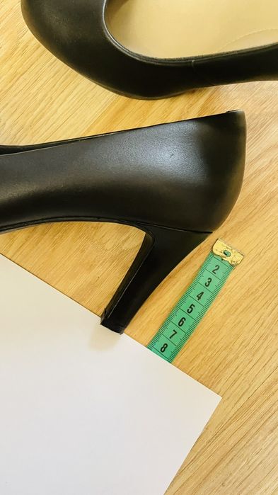 Жіночі туфлі Clarks, розмір 39 — як нові!