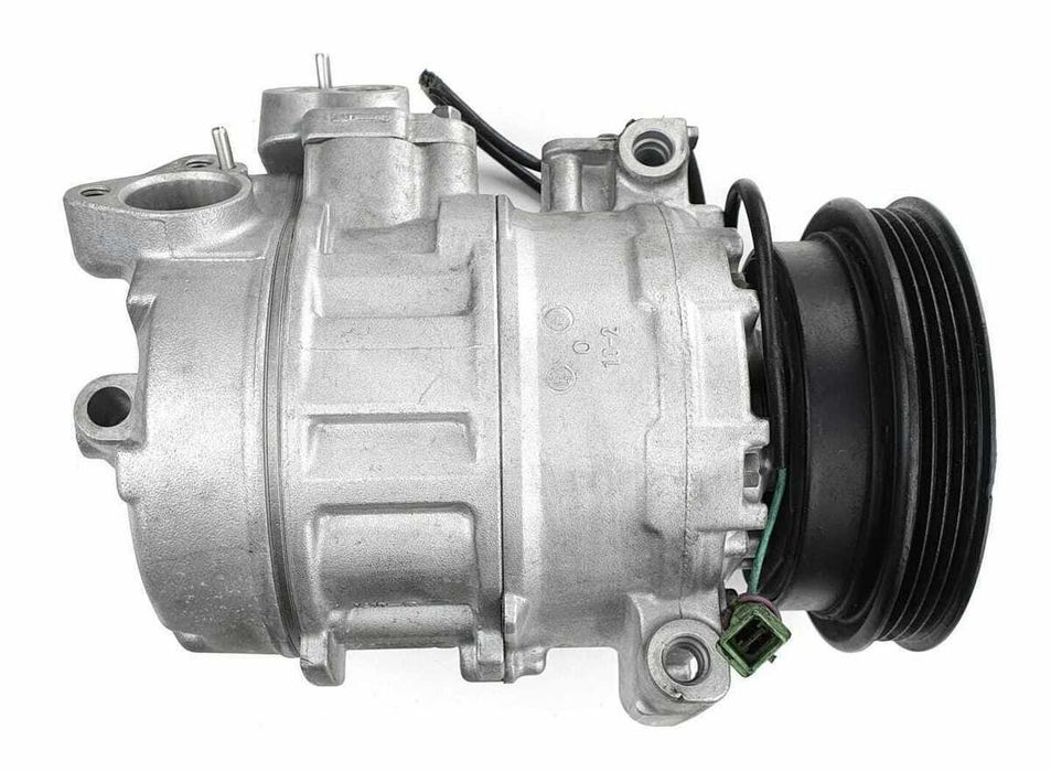 Компресор кондиціонера Audi A4 B5 Passat B5 1.9 TDI 8D0260808