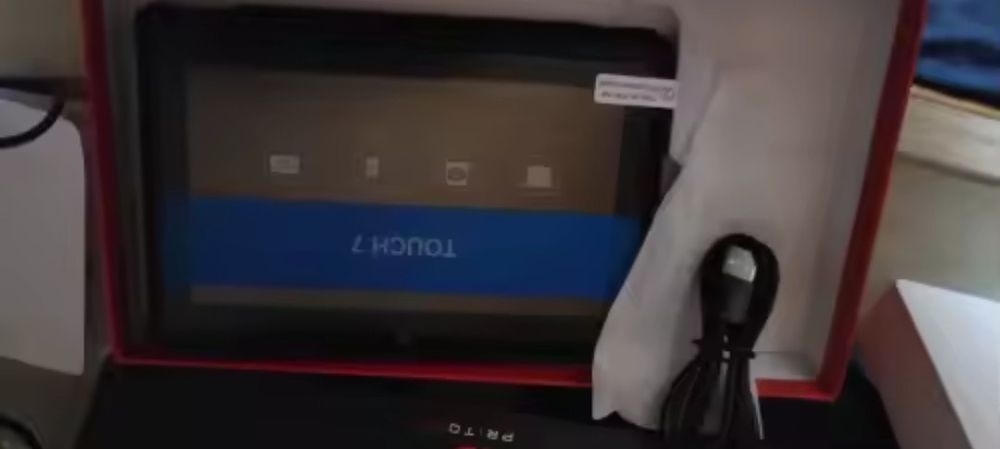 New tablet in box with leather case446401056406261762