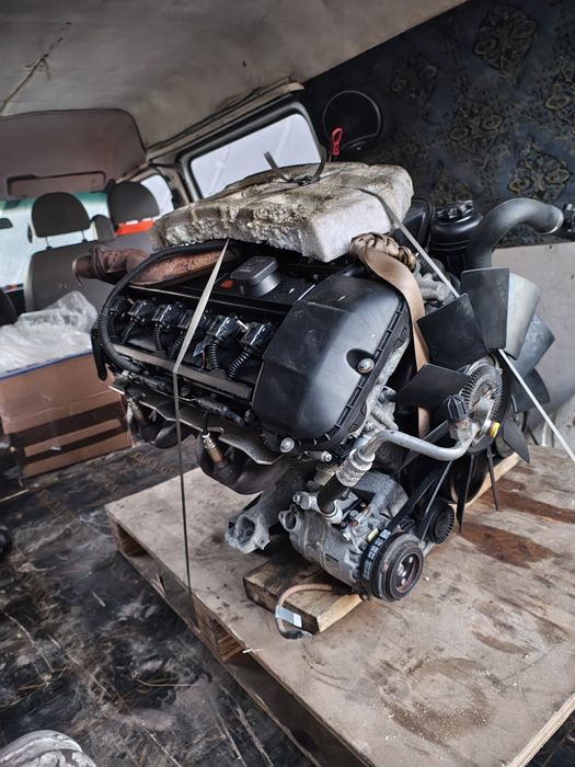 В продажі двигун BMW M54B30