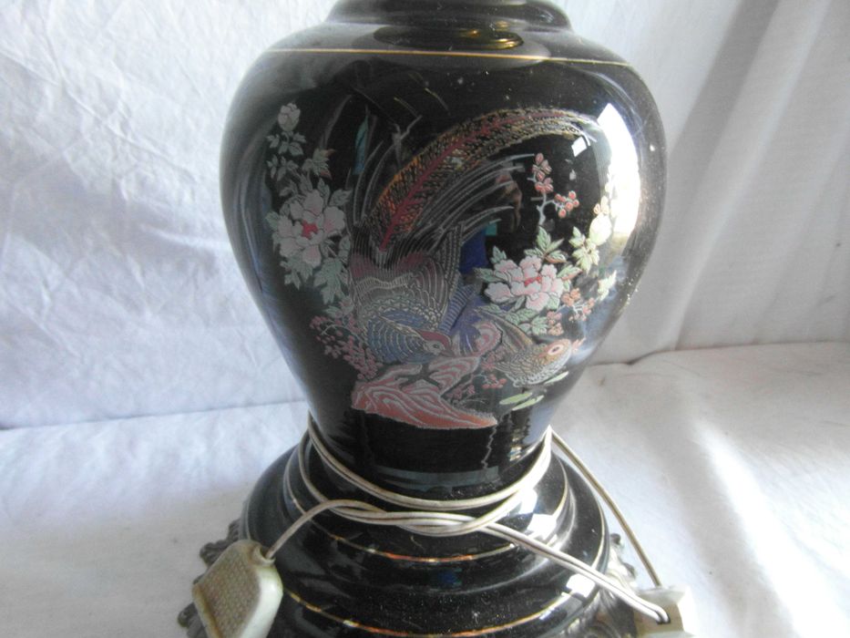 Candeeiro em louça e metal