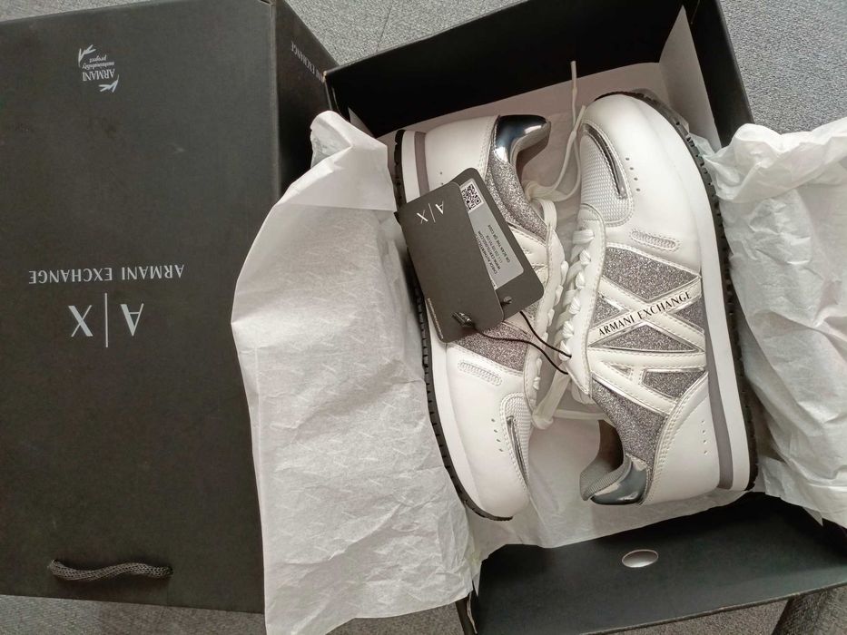 Oryginalne Armani Exchange buty sneakersy damskie białe srebrne