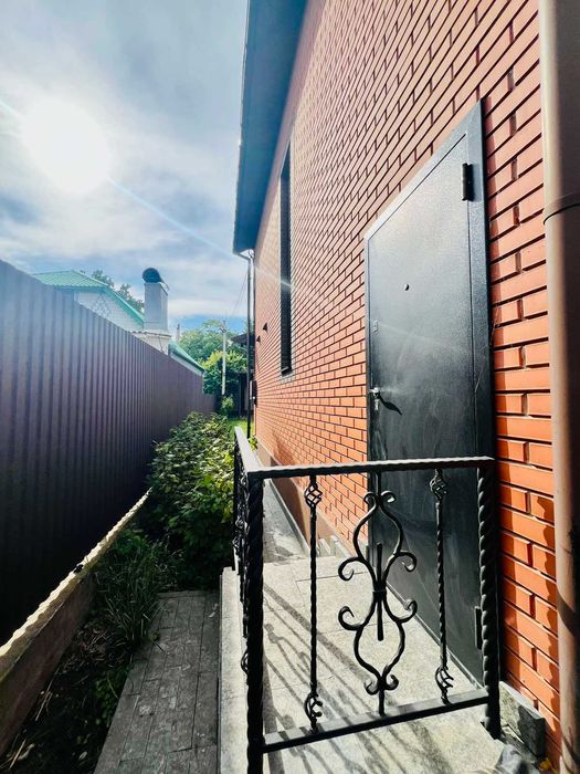 Продам будинок р-н Корея