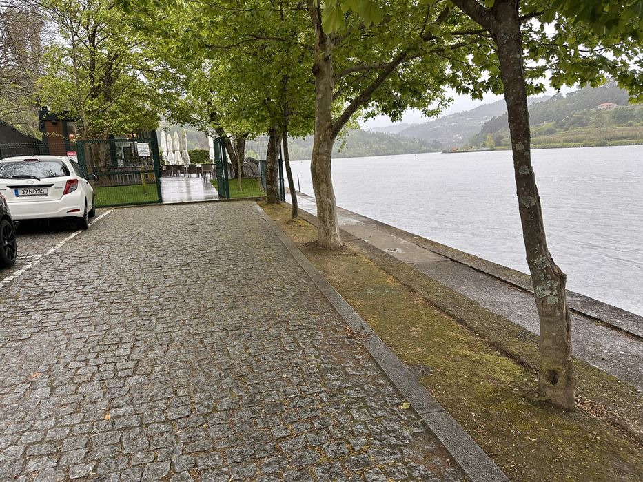 Andar moradia t1  junto ao    rio douro