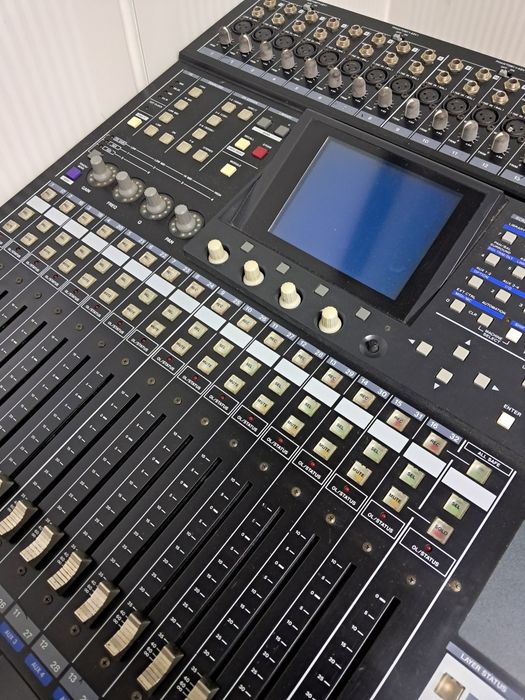 Mikser cyfrowy  tascam DM-24 mikser muzyczny