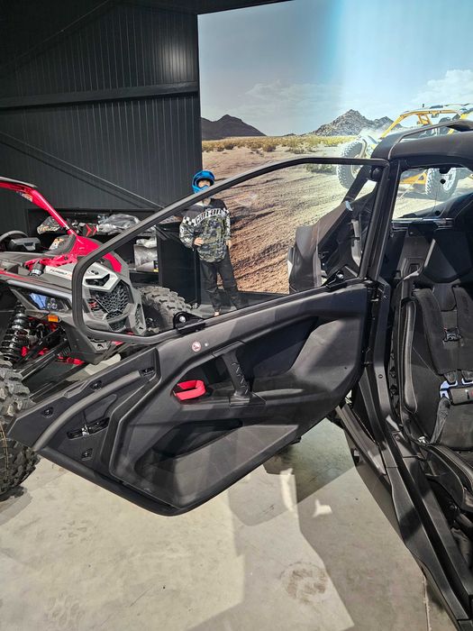 Can-am Maverick R kompletna kabina