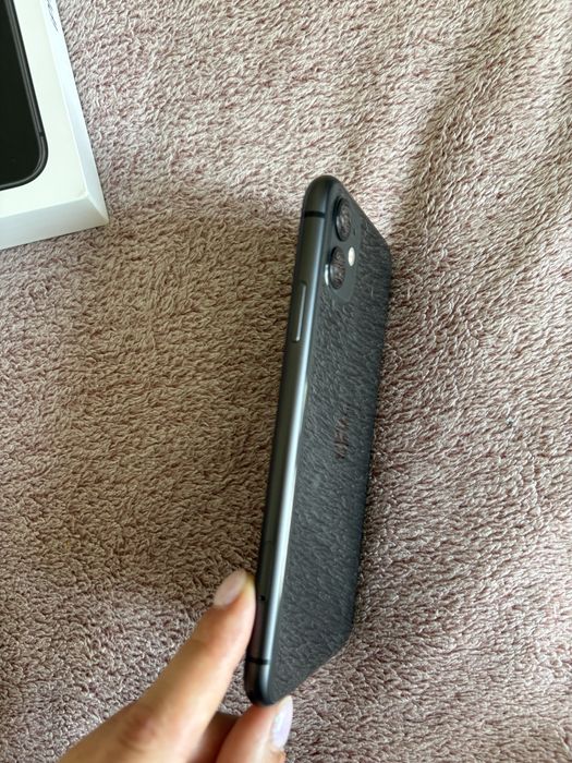 Продам iPhone 11, 64 ГБ