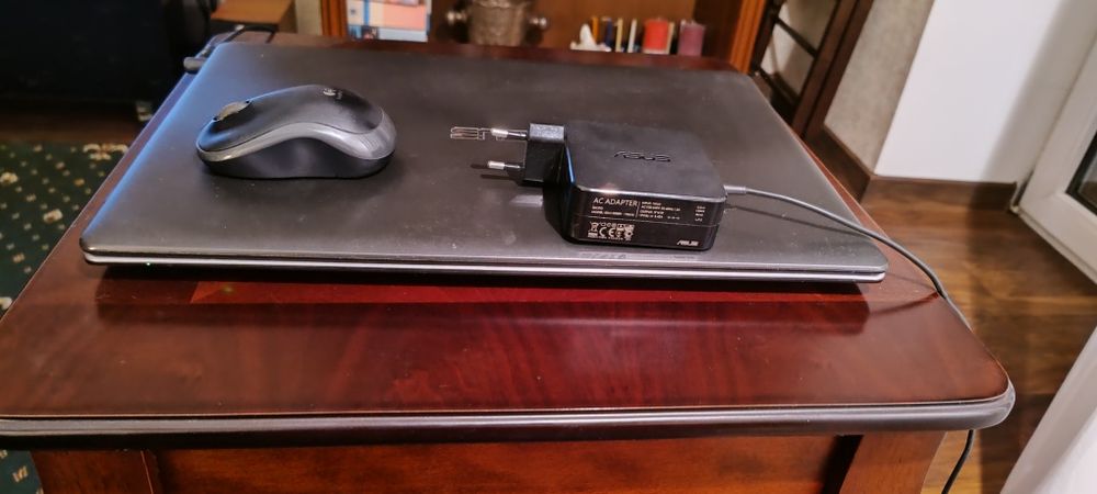 Ноутбук Asus X550C в идеальном состоянии