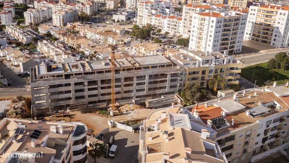T1+1 de Luxo a 500m da Praia – Conforto e Tecnologia em Lagos