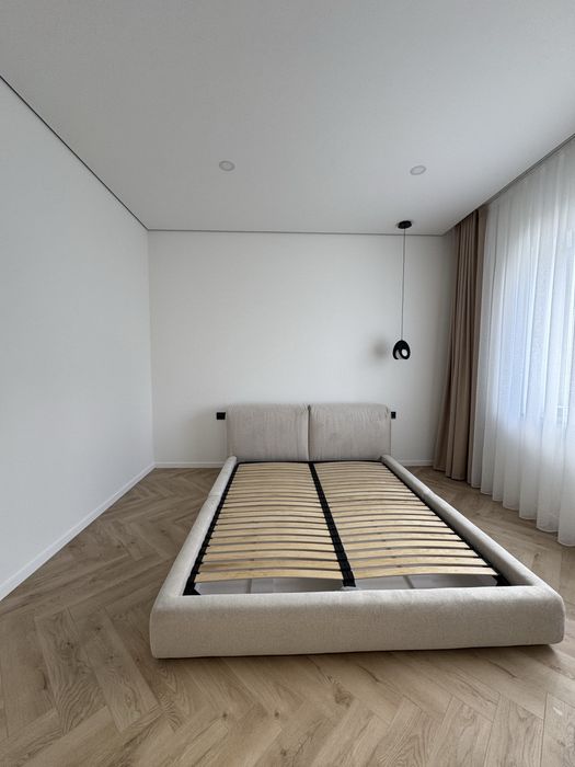 Продаж сучасного тауна з ремонтом 4 спальні