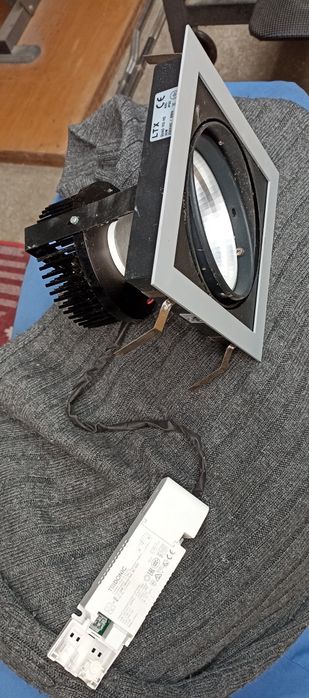 Iluminação/Projetores LTX QUAD em bom estado geral..