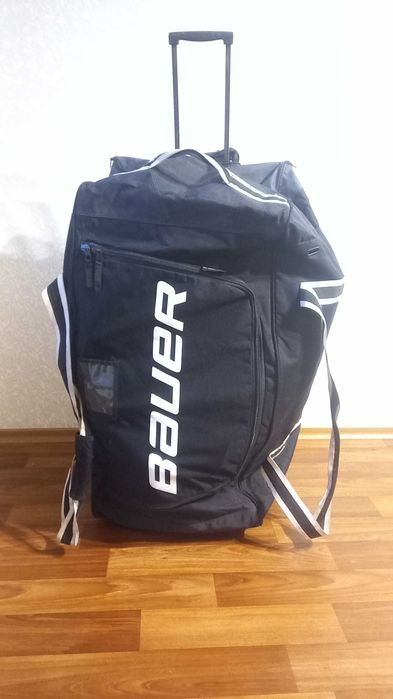 Хоккейная защита, коньки, клюшка / Хокейний захист, ковзани, ключка