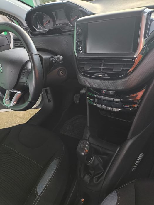 Peugeot 208 1.6 hdi