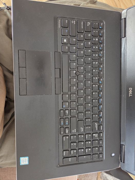 Dell Precision 7730 17 cali, i5 8400H, 32 GB RAM, NVIDIA Quadro P3200