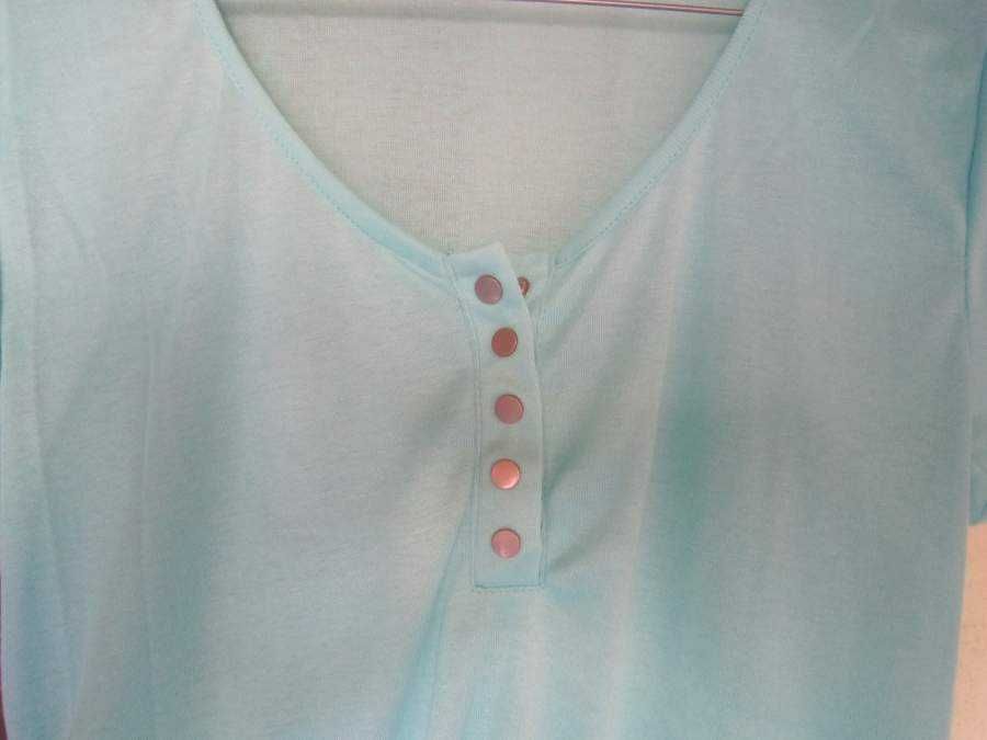 Blusa Azul Clara - Manga Curta - Mulher