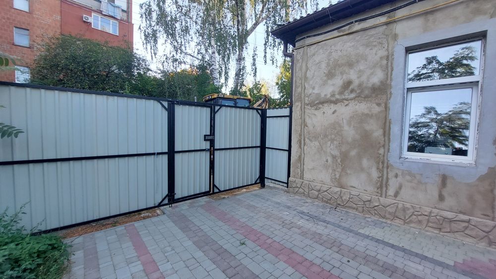 Продам частину будинку. Вул.Вірменська,80.