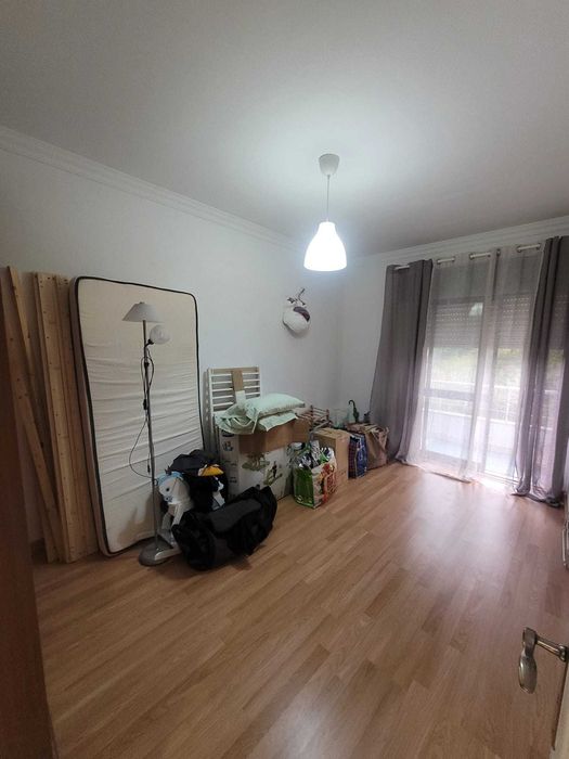 T2 remodelado e totalmente mobilado no Cacém – 90 m²