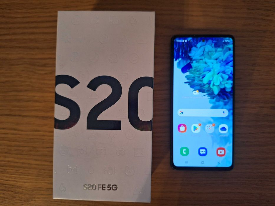 Telefon Samsung Galaxy S20 FE 5G/ 128 GB zbita szybka z tyłu