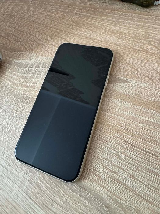 Telefon iPhone 11